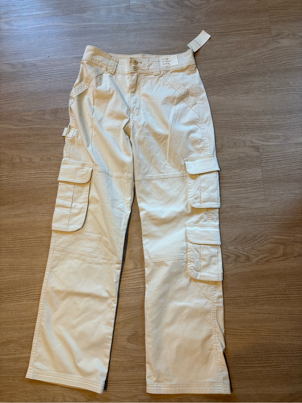 NWT Abercrombie & Fitch Women’s Sz27 HighRise Relaxed Carpenter Cargo Pant White